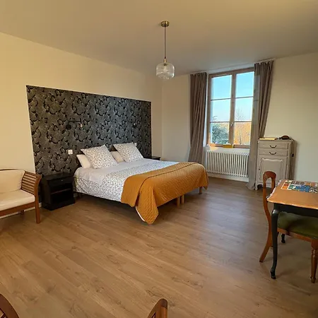 La Demeure De L'aubance Bed & Breakfast