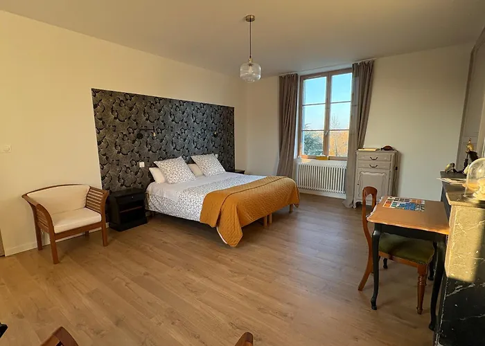 La Demeure De L'aubance Bed & Breakfast